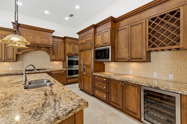 5031 WESLEY DRIVE, Tampa, FL 33647