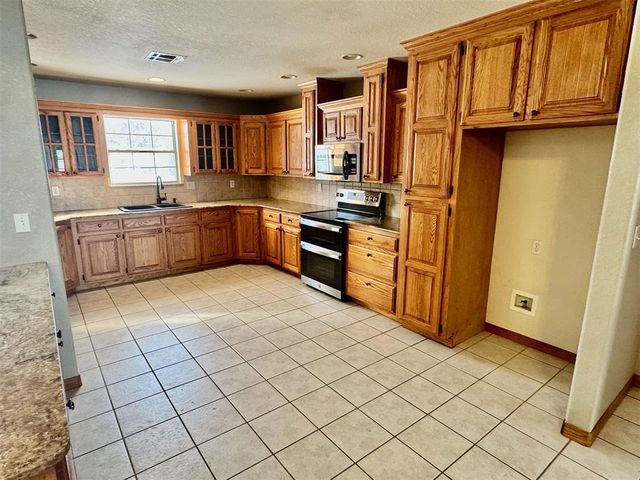 224 S Hoppy Road, Stillwater, OK 74075