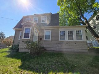 16 Mystic Lake Dr, Arlington, MA 02474