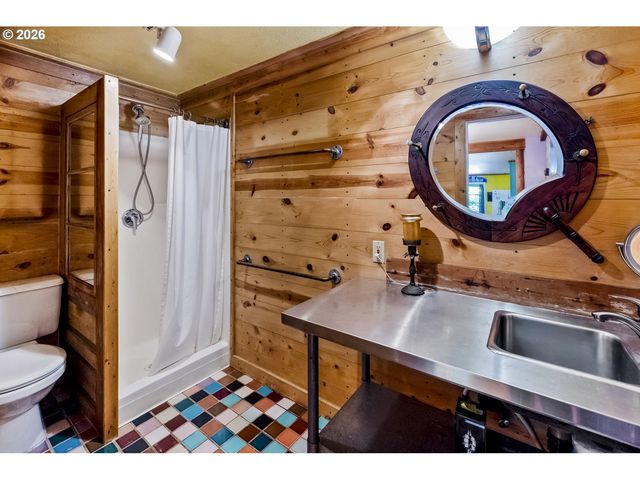10548 Nw SKYLINE Blvd, Portland, OR 97231