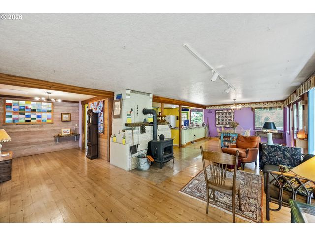10548 Nw SKYLINE Blvd, Portland, OR 97231