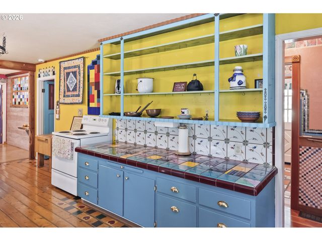 10548 Nw SKYLINE Blvd, Portland, OR 97231