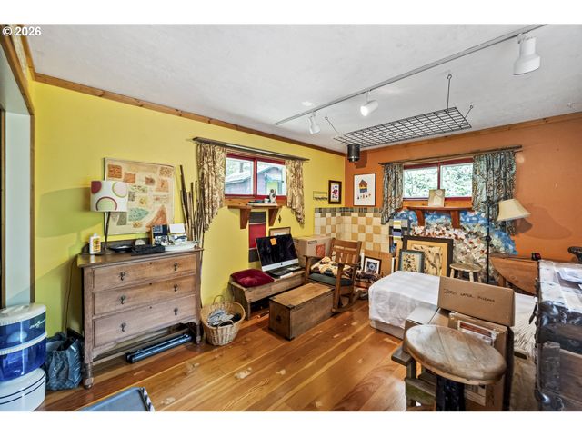 10548 Nw SKYLINE Blvd, Portland, OR 97231