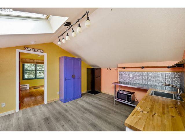 10548 Nw SKYLINE Blvd, Portland, OR 97231