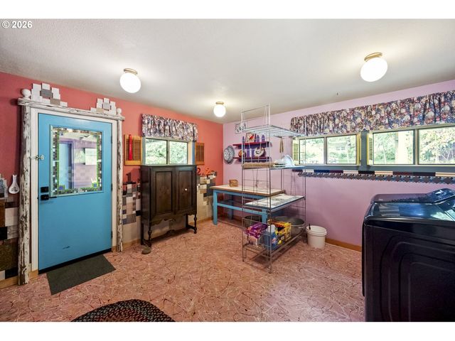 10548 Nw SKYLINE Blvd, Portland, OR 97231