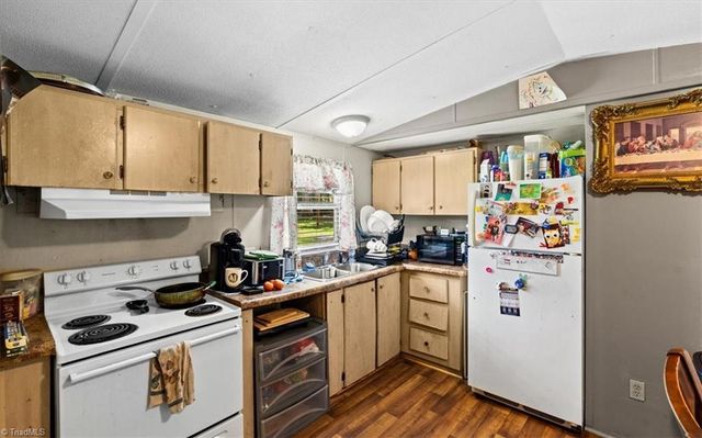 1844 Price Road, Eden, NC 27288