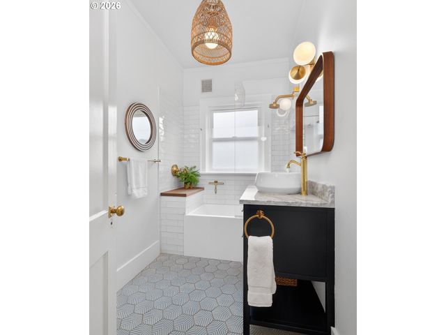 4210 Ne 65TH Ave, Portland, OR 97218