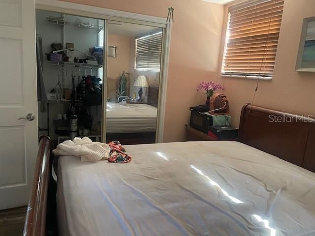 7242 LYNNWOOD AVENUE N, St Petersburg, FL 33710