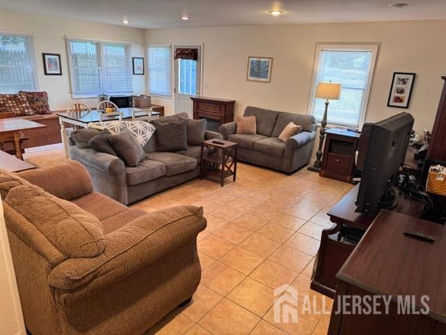 20 Tracey Drive, Milltown, NJ 08850
