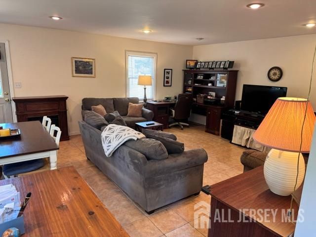 20 Tracey Drive, Milltown, NJ 08850