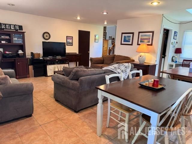 20 Tracey Drive, Milltown, NJ 08850