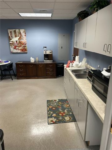 935 Jefferson Boulevard, Warwick, RI 02886