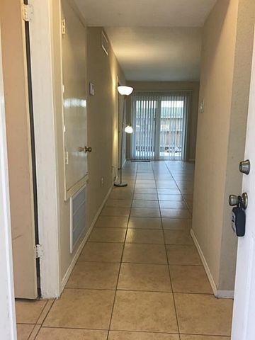 10075 Westpark Drive 14, Houston, TX 77042