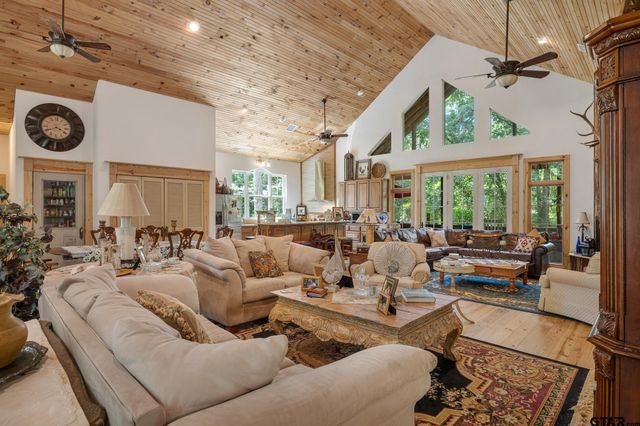 196 Pine Branch Glen, Holly Lake Ranch, TX 75765