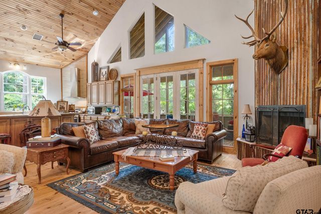 196 Pine Branch Glen, Holly Lake Ranch, TX 75765