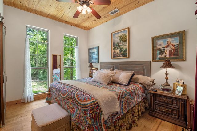 196 Pine Branch Glen, Holly Lake Ranch, TX 75765