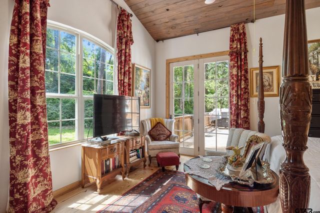 196 Pine Branch Glen, Holly Lake Ranch, TX 75765