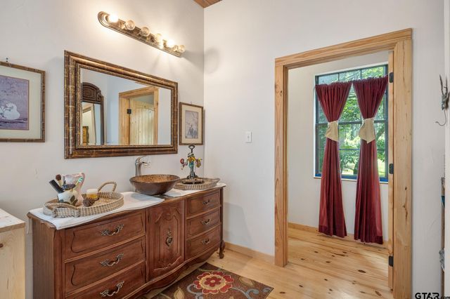 196 Pine Branch Glen, Holly Lake Ranch, TX 75765