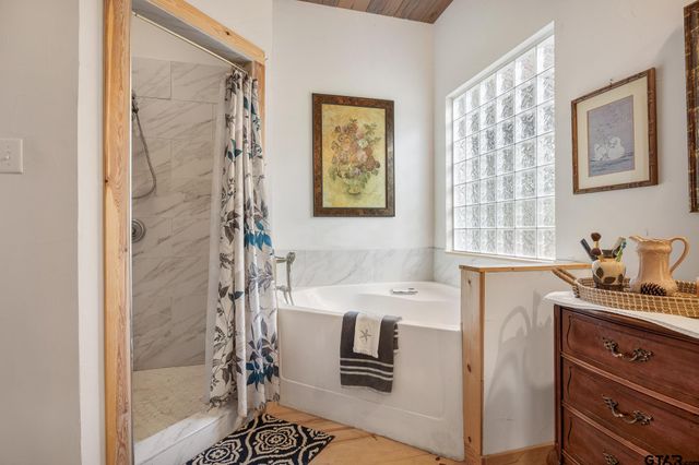 196 Pine Branch Glen, Holly Lake Ranch, TX 75765