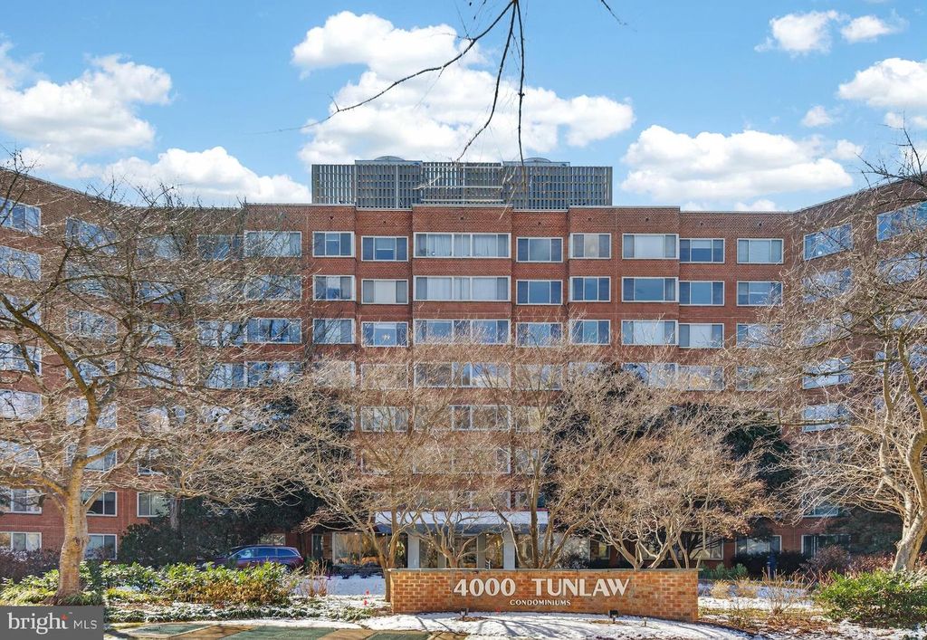 Image 1 of property listing at 4000 TUNLAW RD NW #415, Washington, DC 20007