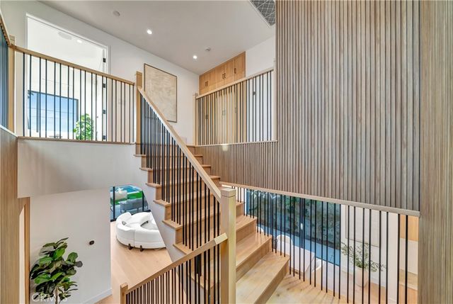 4825 Forman Avenue, North Hollywood, CA 91601