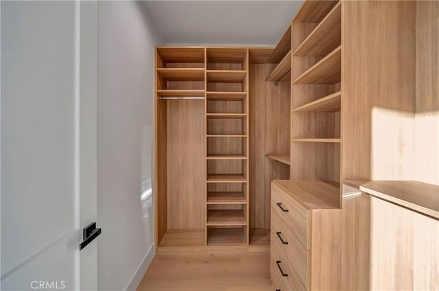 4825 Forman Avenue, North Hollywood, CA 91601