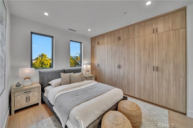 4825 Forman Avenue, North Hollywood, CA 91601