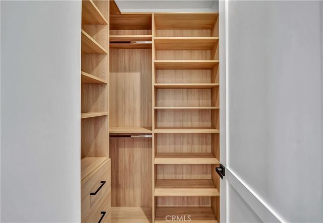 4825 Forman Avenue, North Hollywood, CA 91601