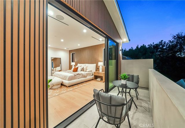 4825 Forman Avenue, North Hollywood, CA 91601