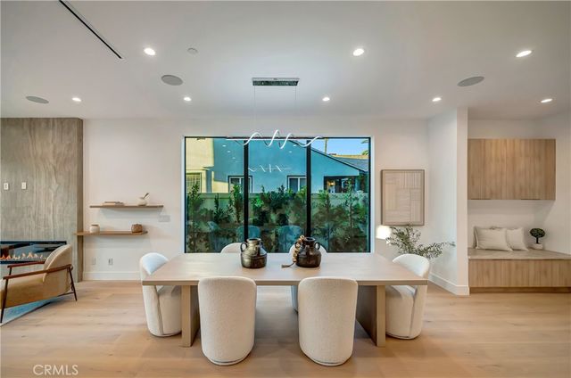 4825 Forman Avenue, North Hollywood, CA 91601