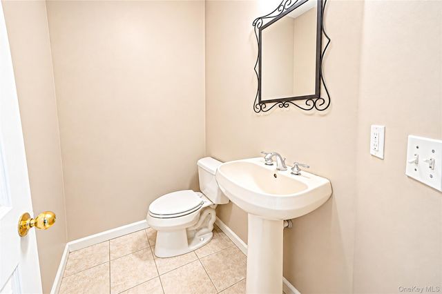 23 Willow Wood Drive, East Setauket, NY 11733