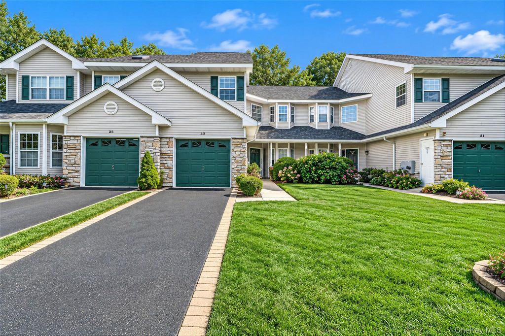 23 Willow Wood Drive, East Setauket, NY 11733 — photo 4