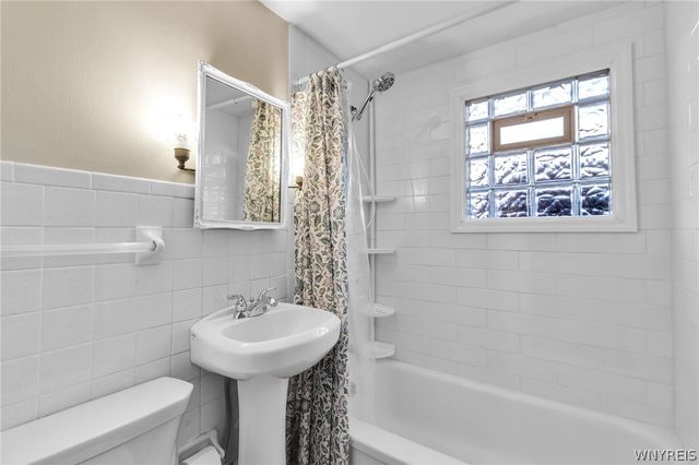 255 Crisfield Avenue, Cheektowaga, NY 14206