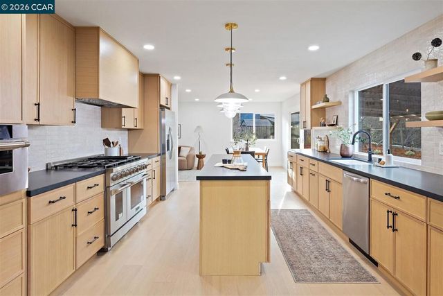 125 Larkwood Circle, Danville, CA 94526