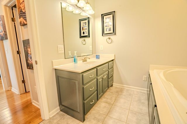 57 Old Jackson Hwy, Leoma, TN 38468