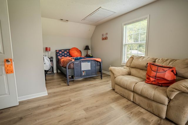 57 Old Jackson Hwy, Leoma, TN 38468
