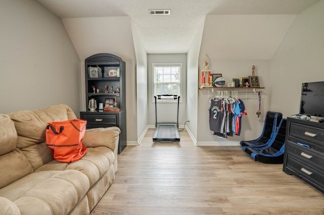 57 Old Jackson Hwy, Leoma, TN 38468