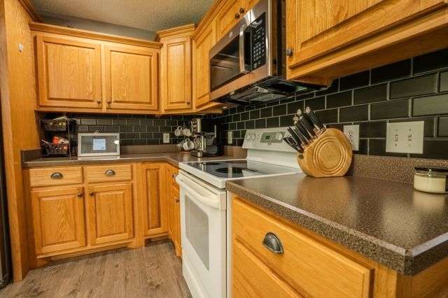 57 Old Jackson Hwy, Leoma, TN 38468