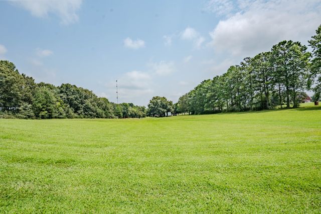 57 Old Jackson Hwy, Leoma, TN 38468