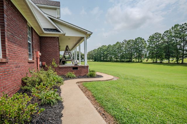57 Old Jackson Hwy, Leoma, TN 38468