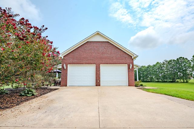 57 Old Jackson Hwy, Leoma, TN 38468