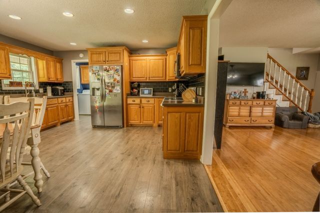 57 Old Jackson Hwy, Leoma, TN 38468