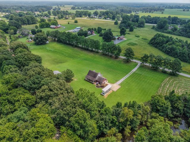 57 Old Jackson Hwy, Leoma, TN 38468