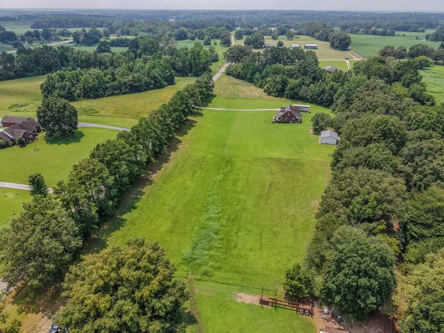 57 Old Jackson Hwy, Leoma, TN 38468