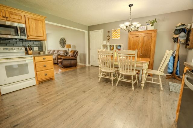 57 Old Jackson Hwy, Leoma, TN 38468