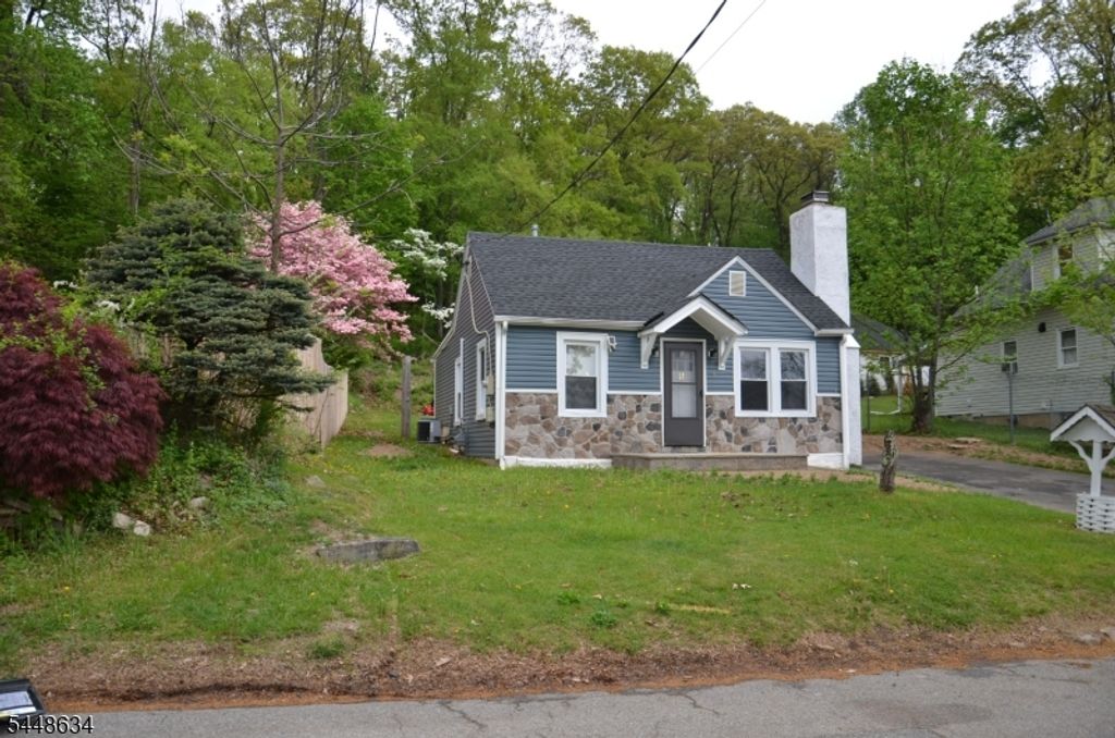 5 Fairview Ave, Mine Hill Twp., NJ 07803