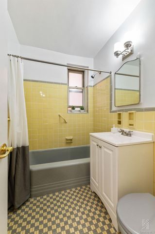 79-10 34th Avenue 4U, Jackson Heights, NY 11372