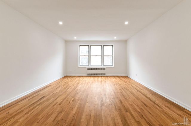 79-10 34th Avenue 4U, Jackson Heights, NY 11372