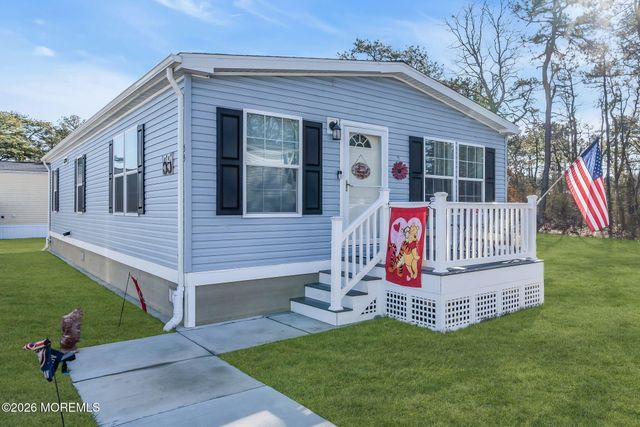 55 Woodchuck Parkway, Whiting, NJ 08759