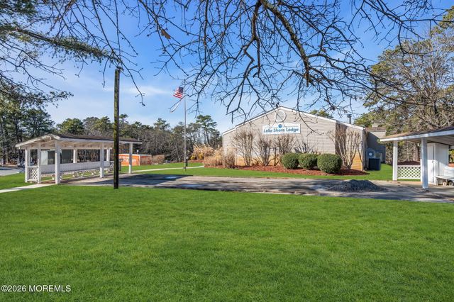 55 Woodchuck Parkway, Whiting, NJ 08759